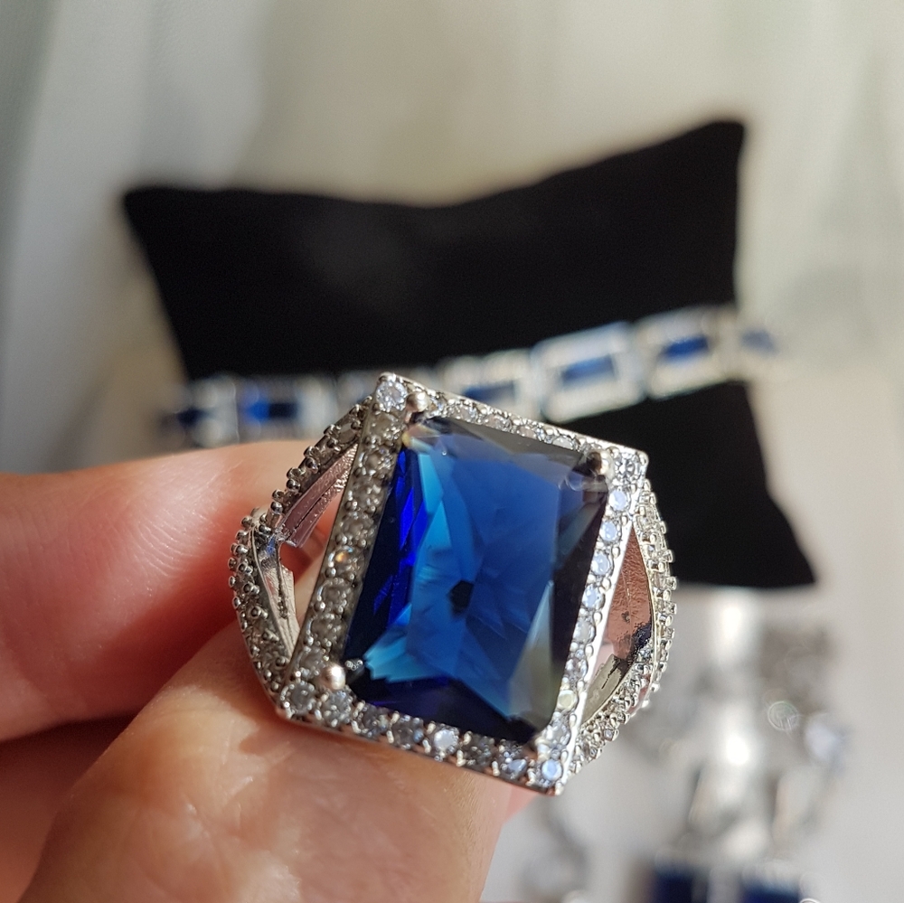 Swarovski Elements 925 Sterling Silver Emerald-cut Blue Pendant Necklace NEW - Picture 5 of 17